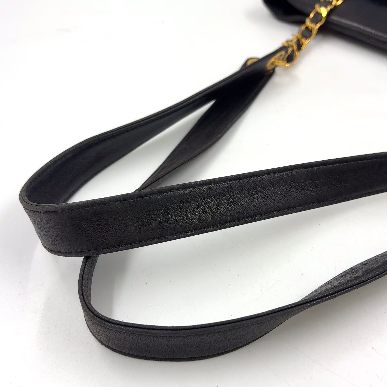 Chanel CC Logo Caviar Leather Black Shoulder Bag Gold — view 5