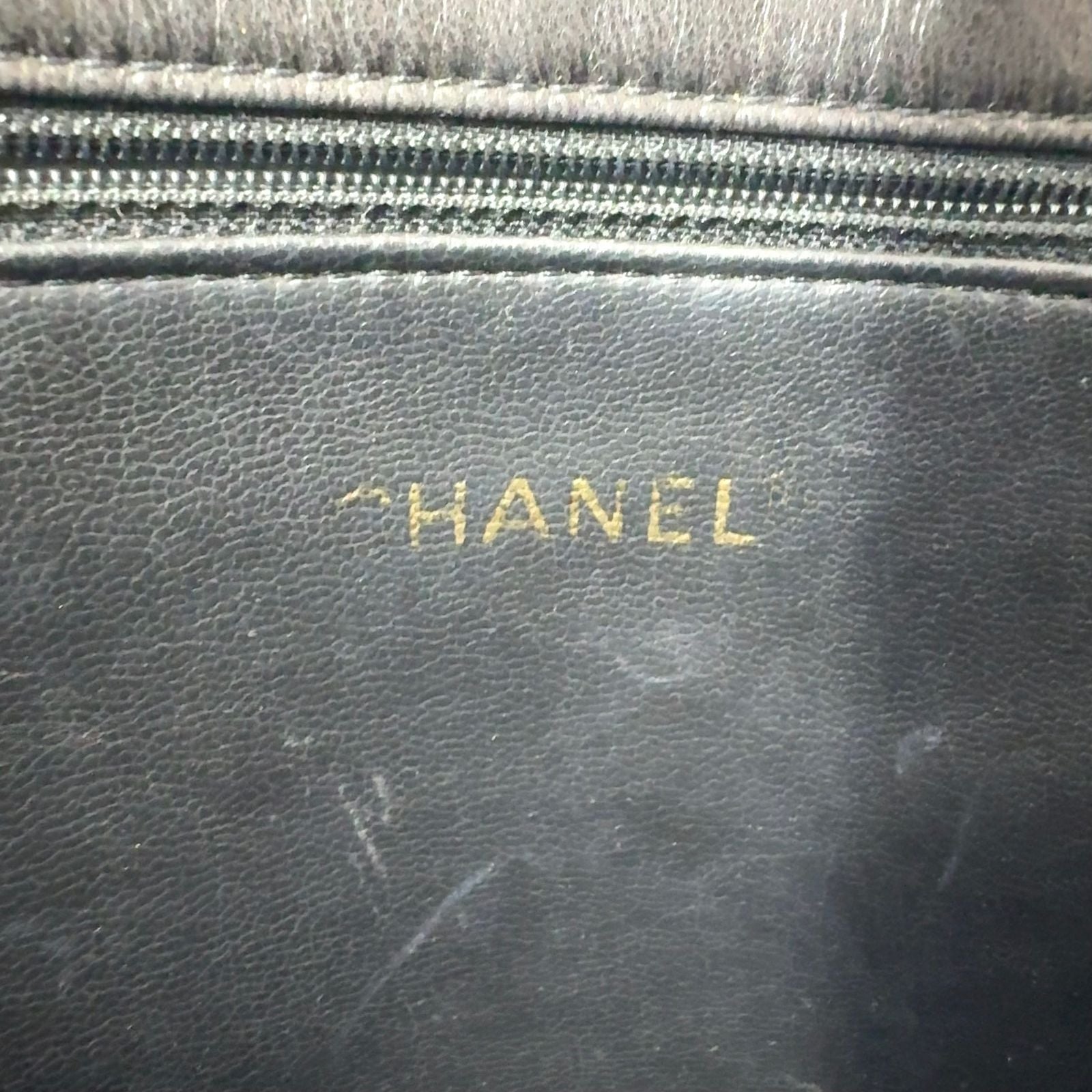 Chanel CC Logo Caviar Leather Black Shoulder Bag Gold — view 4