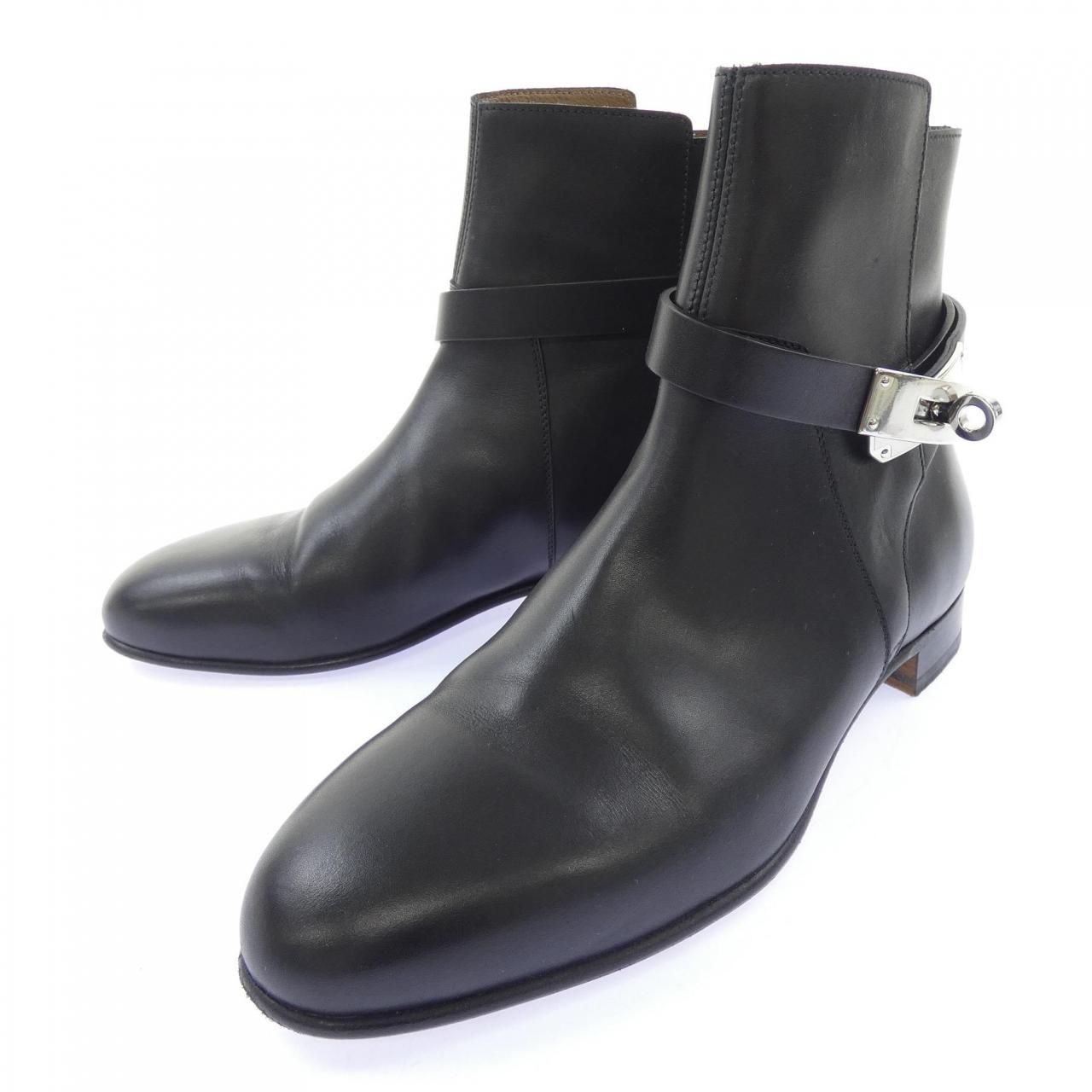 Hermes Neo Kelly Buckle Boots — view 3