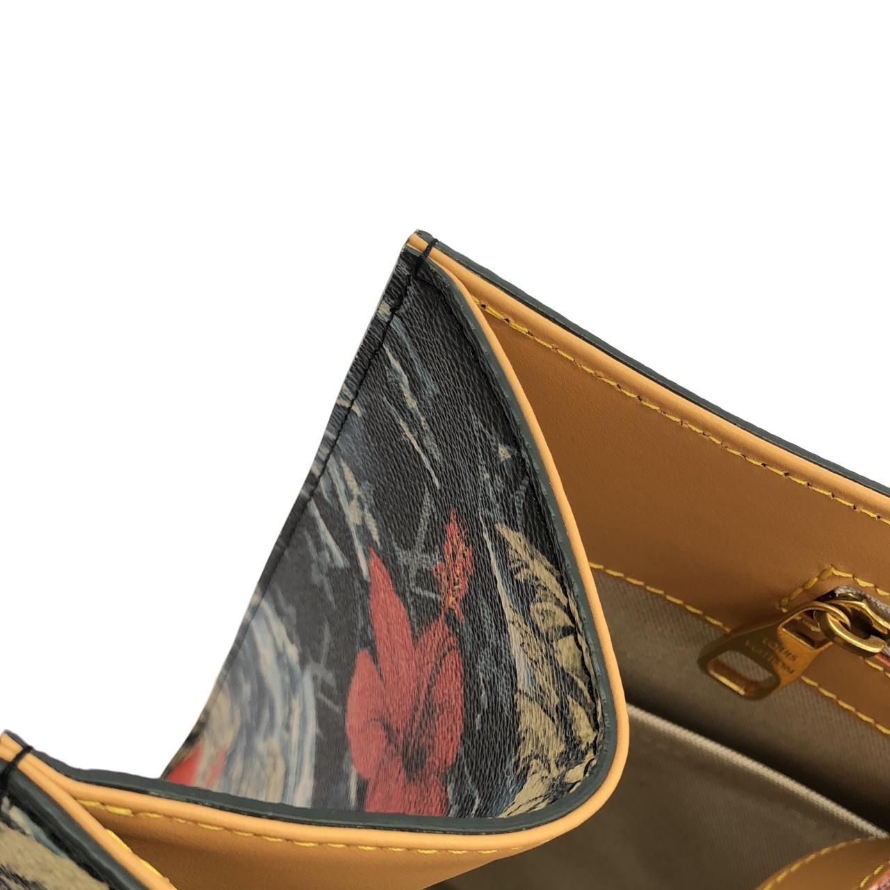 Louis Vuitton Surfin Monogram Sac Plat — view 3