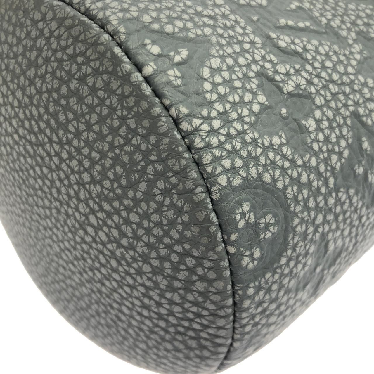 Louis Vuitton Chalk Pouch — view 3