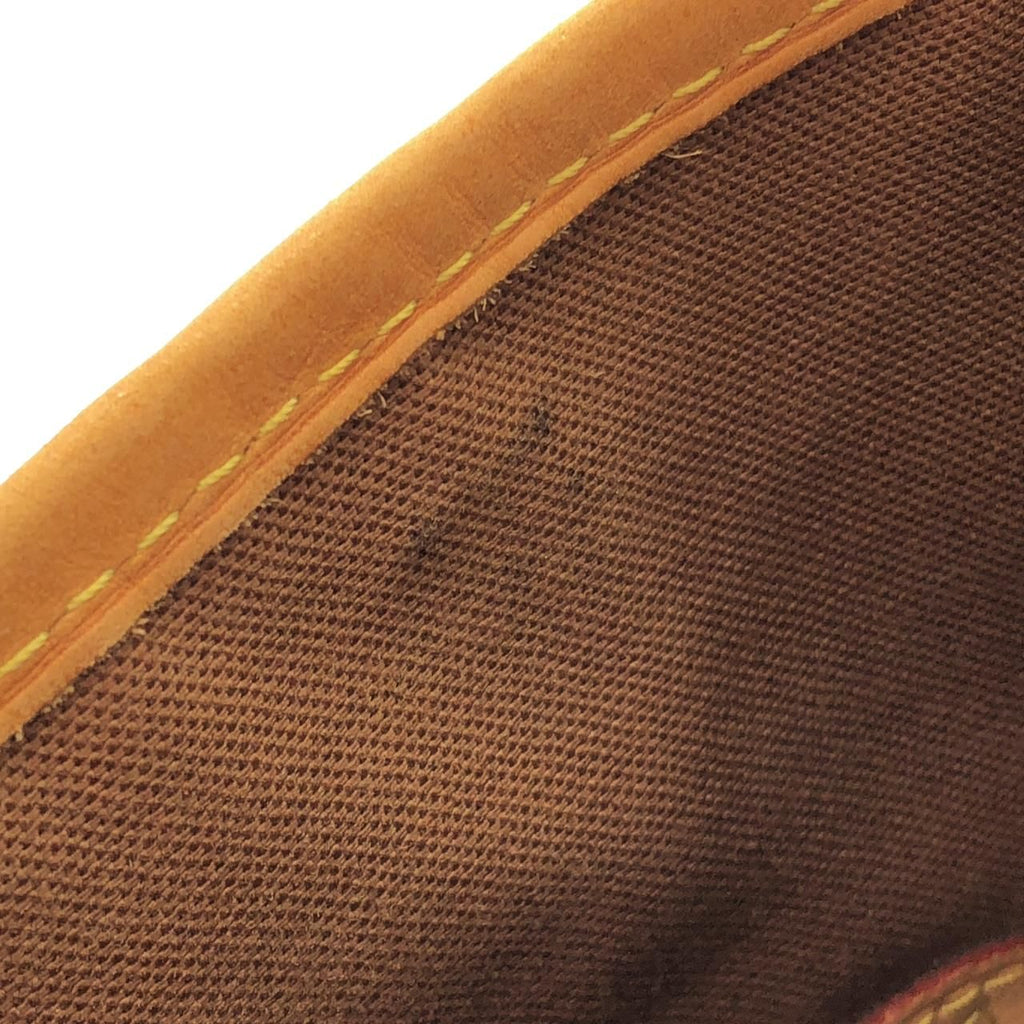 Louis Vuitton Monogram Batignolles Vertical Shoulder — view 7