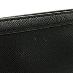 Louis Vuitton Taiga Pochette Voyage MM — view 5