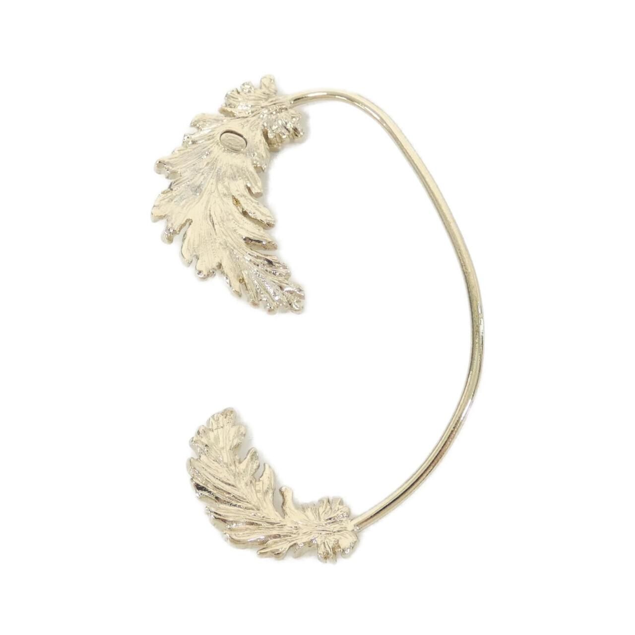 Chanel Earring Gold — view 2
