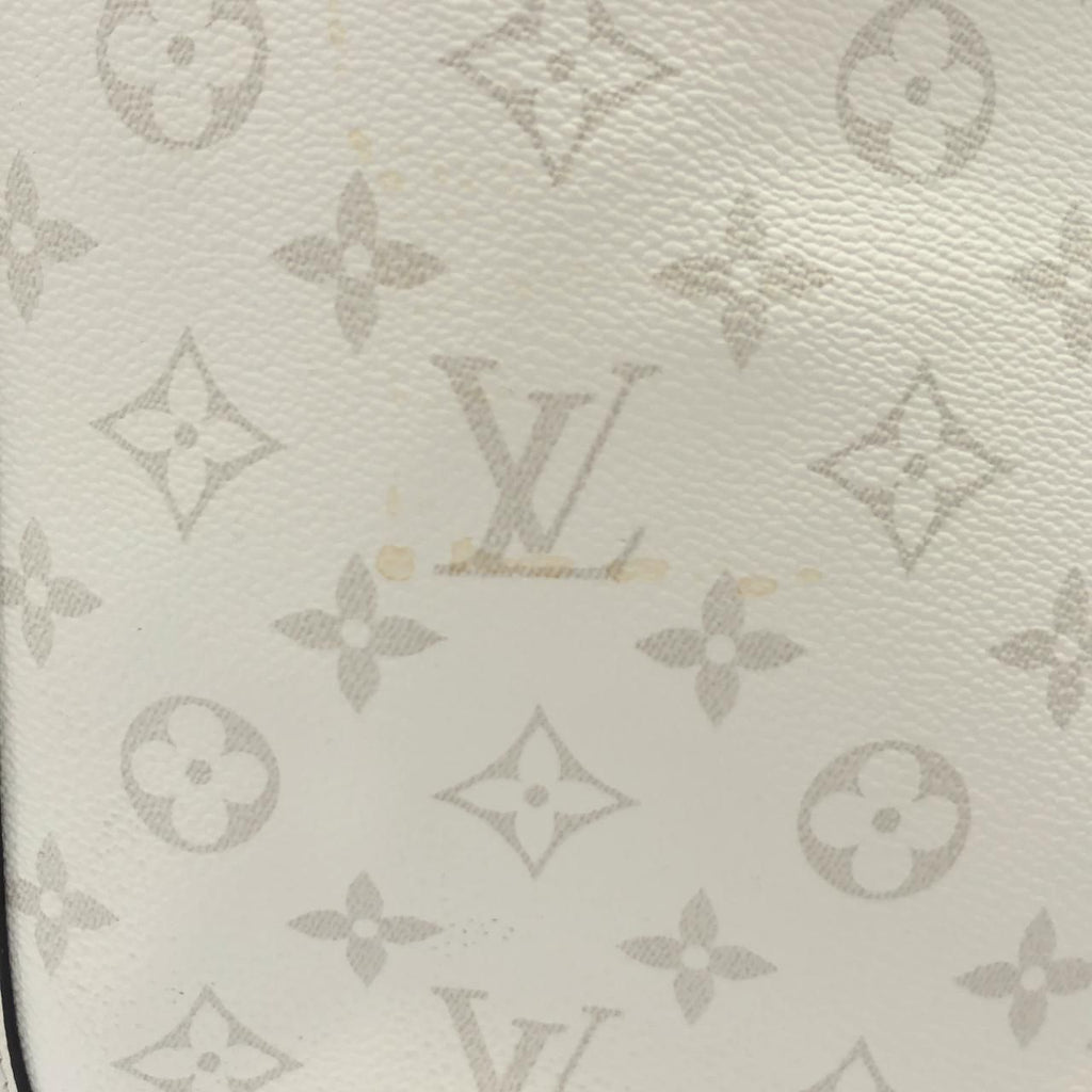 Louis Vuitton Taiga Rama Weekend Tote — view 4