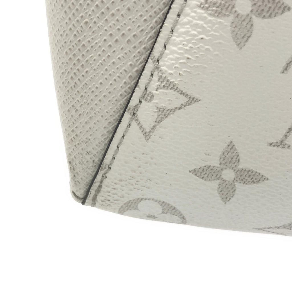 Louis Vuitton Taiga Rama Weekend Tote — view 2