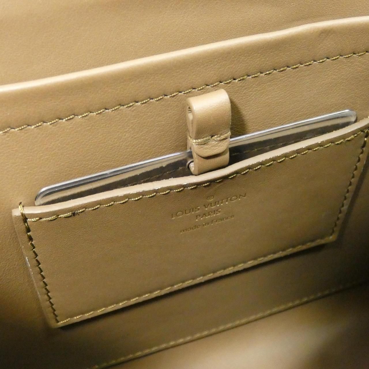 Louis Vuitton Twist One Handle MM — view 7