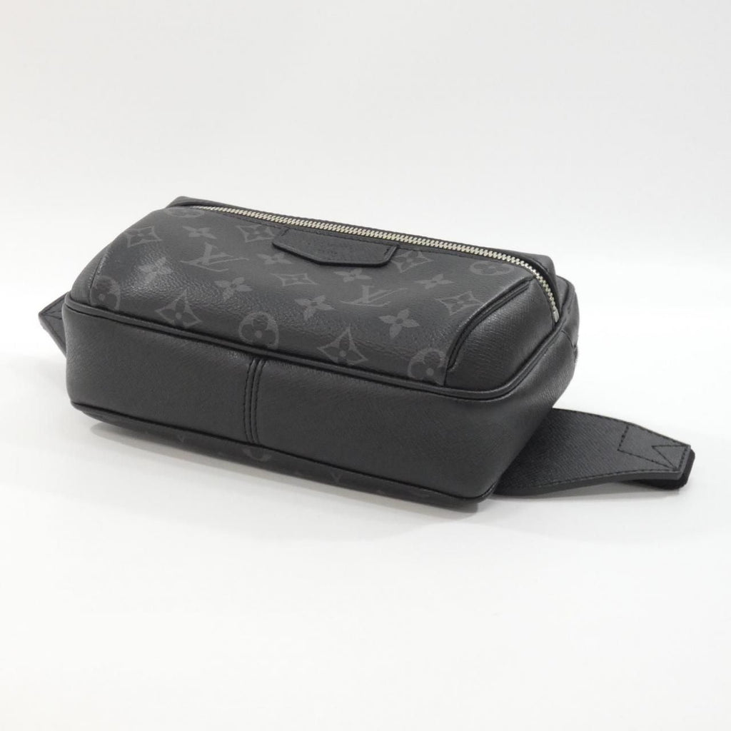 Louis Vuitton Taiga Llama Bum Bag Outdoor — view 3