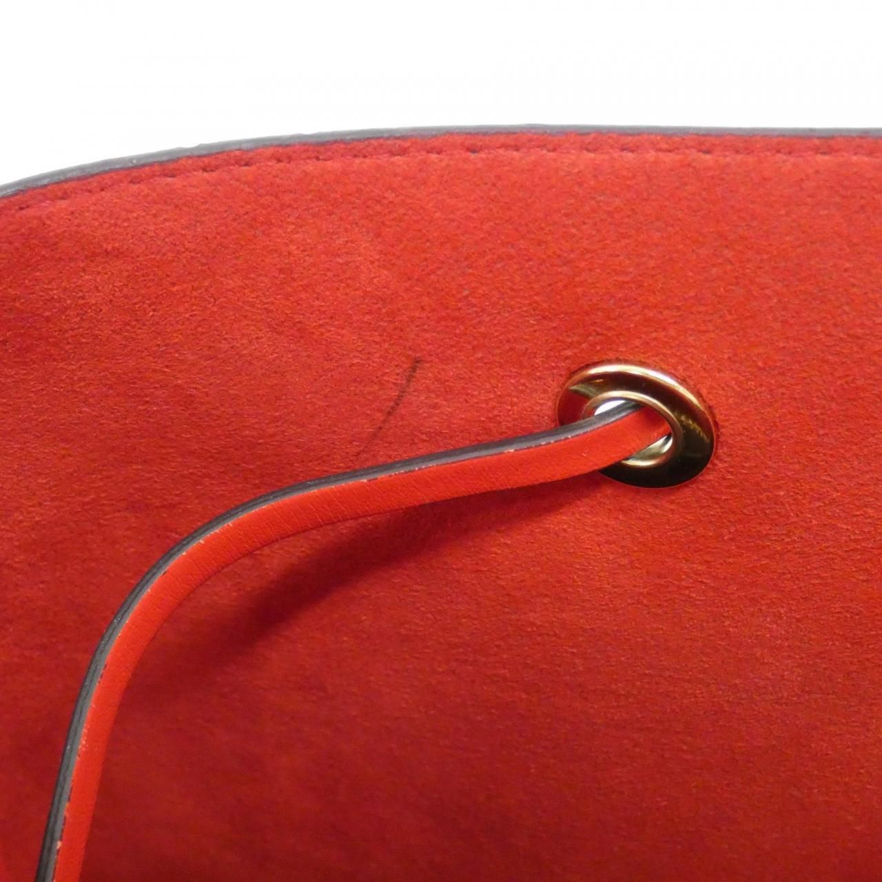 Louis Vuitton Monogram Neo Noe MM Shoulder — view 8