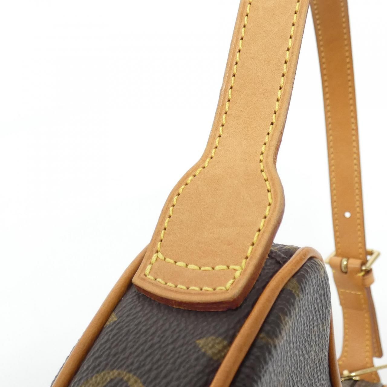 Louis Vuitton Vintage Monogram Pochette Croissant Shoulder — view 3