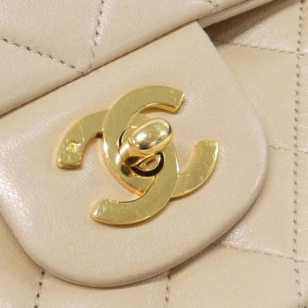 Chanel Vintage Shoulder — view 4