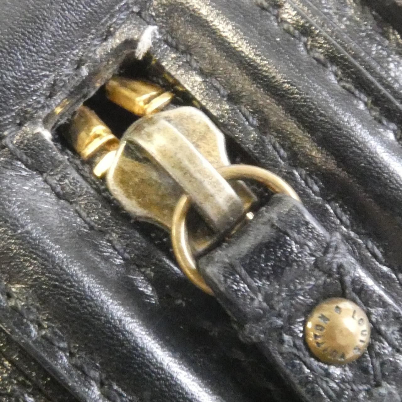 Louis Vuitton Monogram Vienna Clara — view 5