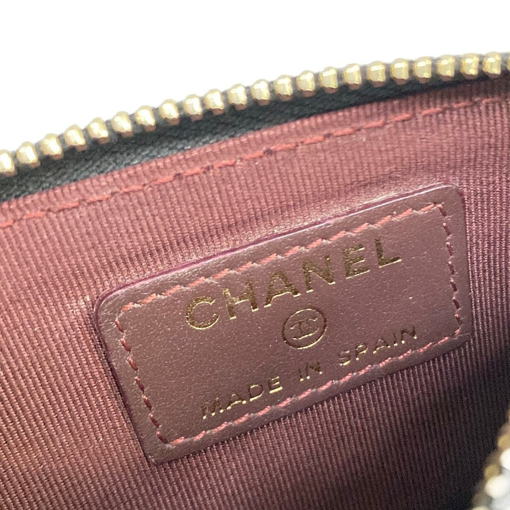 Chanel Coin Case Quilted Black Card with CC Logo Gold — view 4