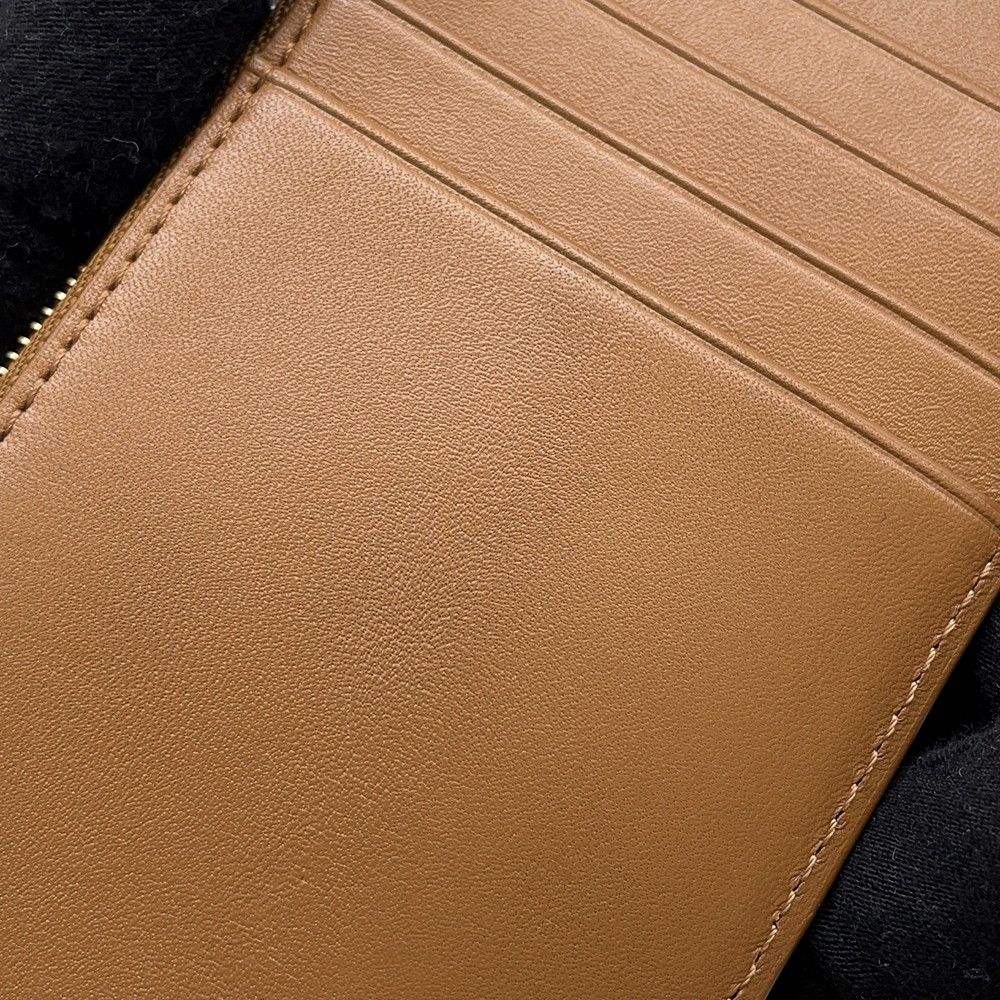 Loewe Card Case Knot Coin Holder Shiny Napa Calfskin — view 6