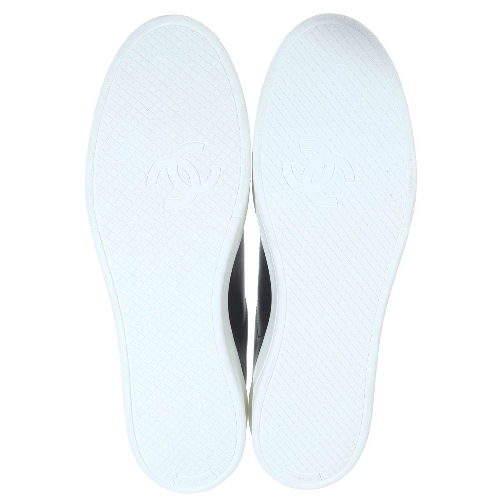 Chanel Logo Leather Low Cut Sneakers Black — view 5