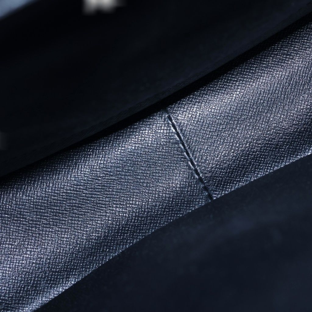 Louis Vuitton Saint Cloud Epi Leather Shoulder Bag Blue — view 9