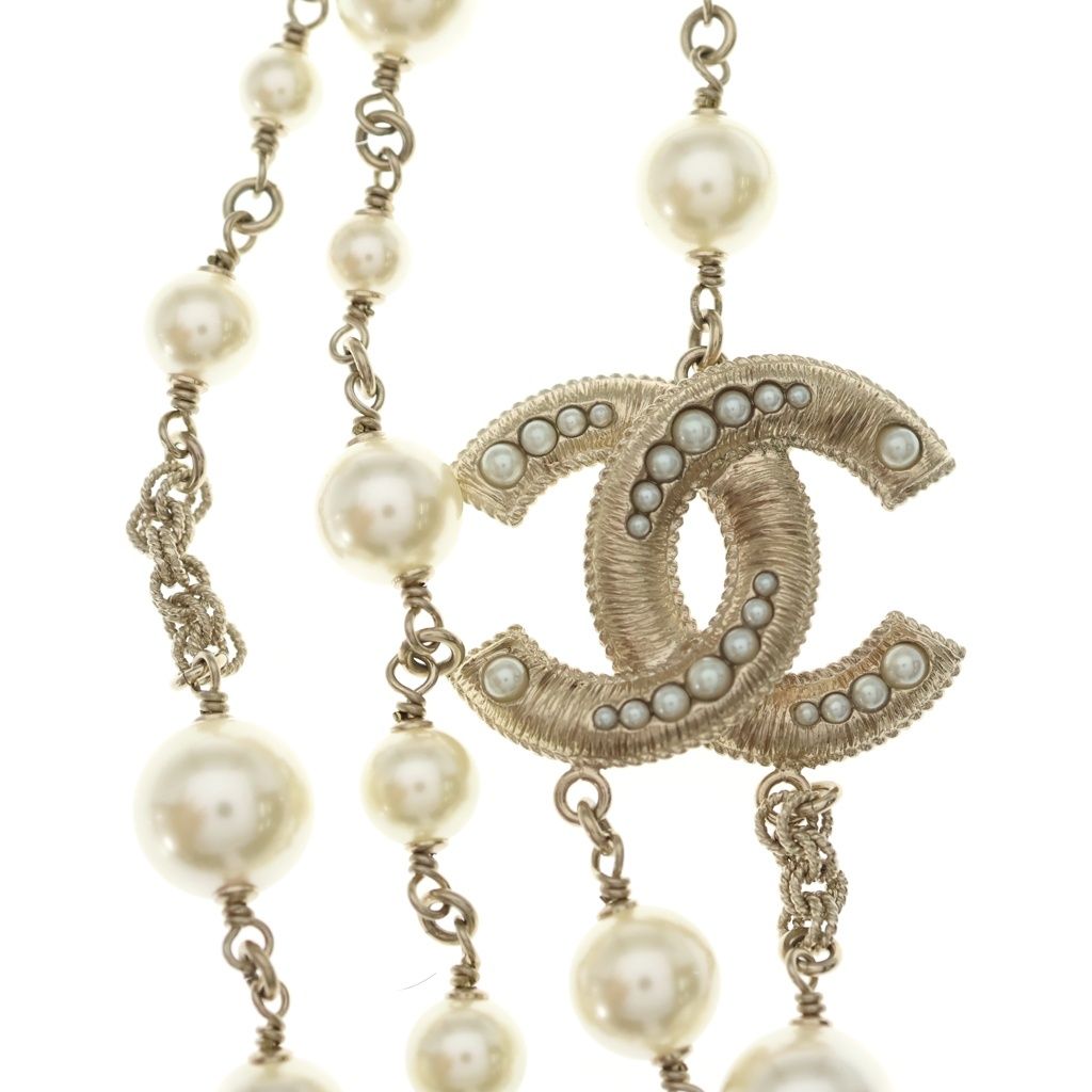 Chanel CC Logo Double Strand Pearl Pendant Chain White Gold — view 3