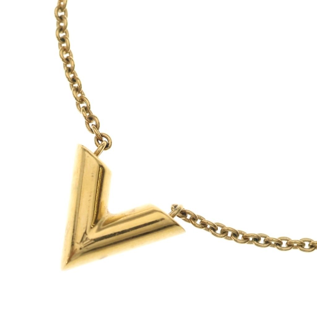 Louis Vuitton Essential Pendant Chain Gold