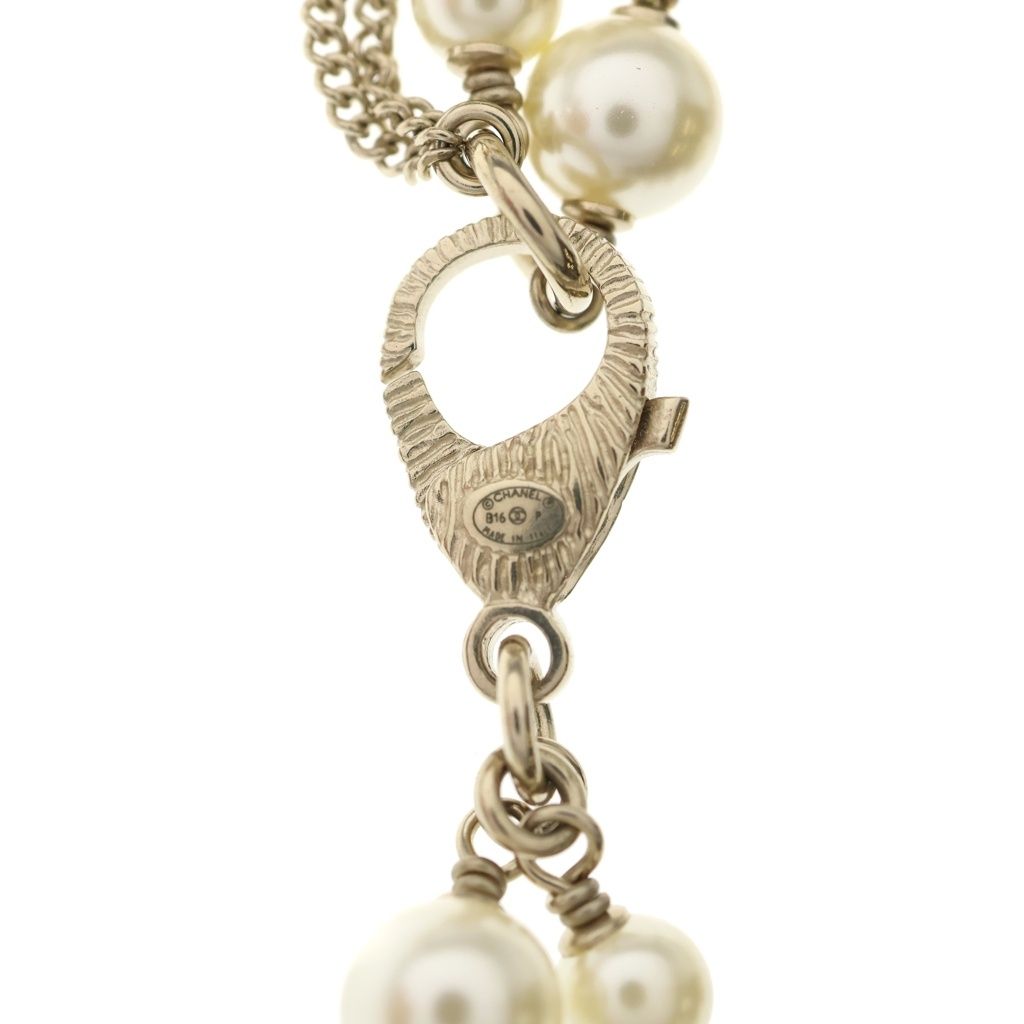 Chanel CC Logo Pearl Pendant Chain White Gold — view 6