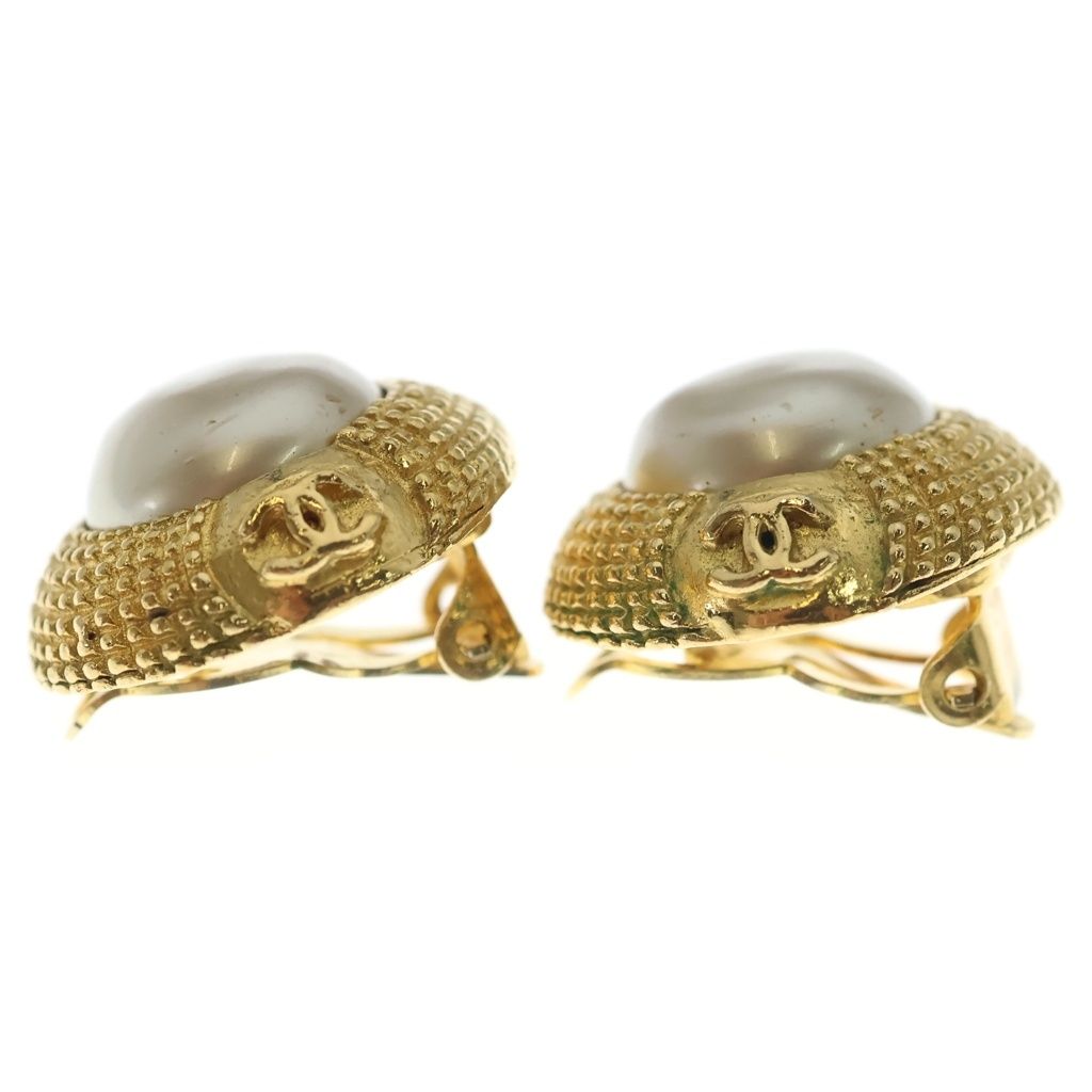 Chanel CC Logo Faux Pearl Vintage Earrings Gold — view 4