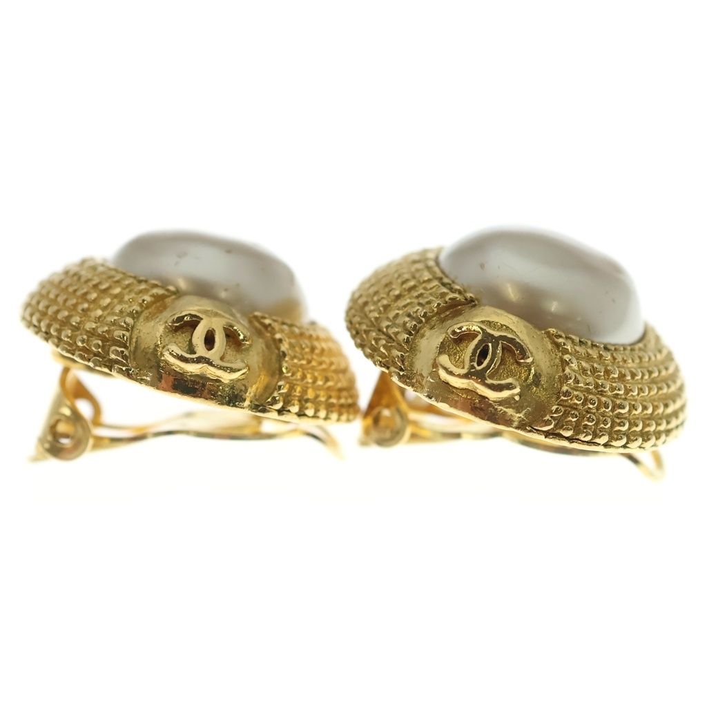 Chanel CC Logo Faux Pearl Vintage Earrings Gold — view 3