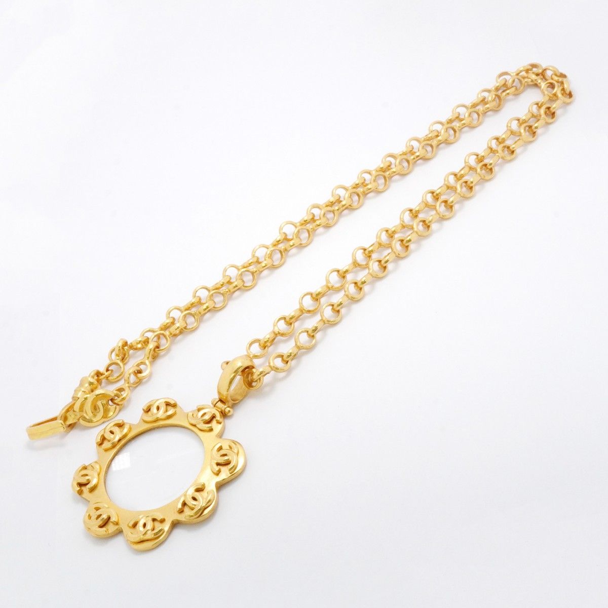 Chanel Necklace Vintage CC Logo Loupe Gold Plated — view 3