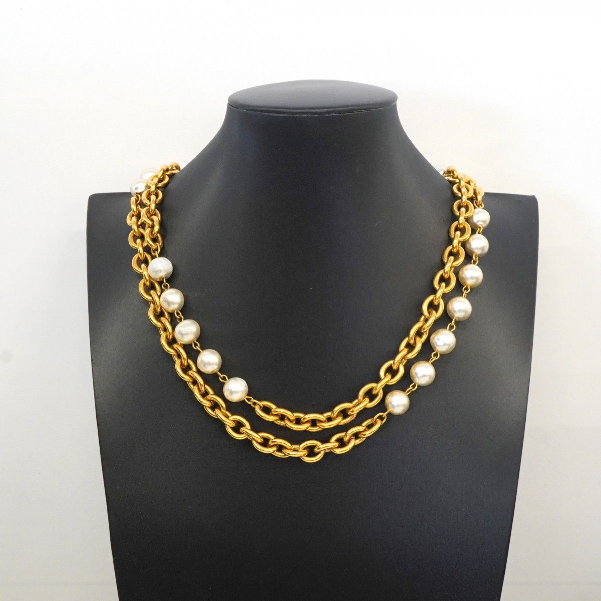Chanel Necklace Vintage Gold Plated Faux Pearl — view 6