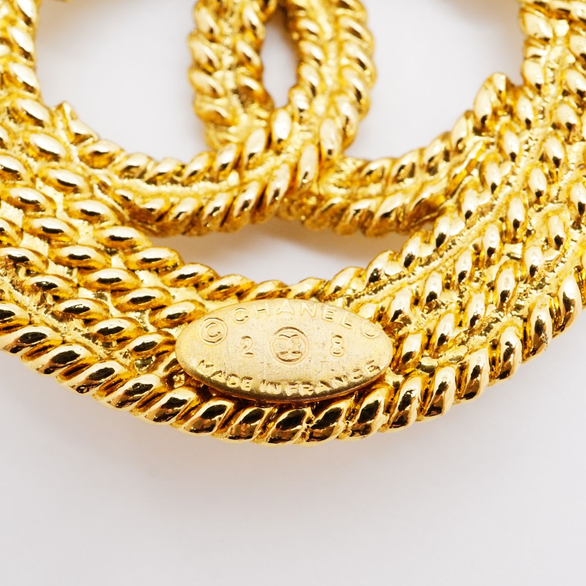 Chanel Brooch Vintage CC Logo Round — view 4
