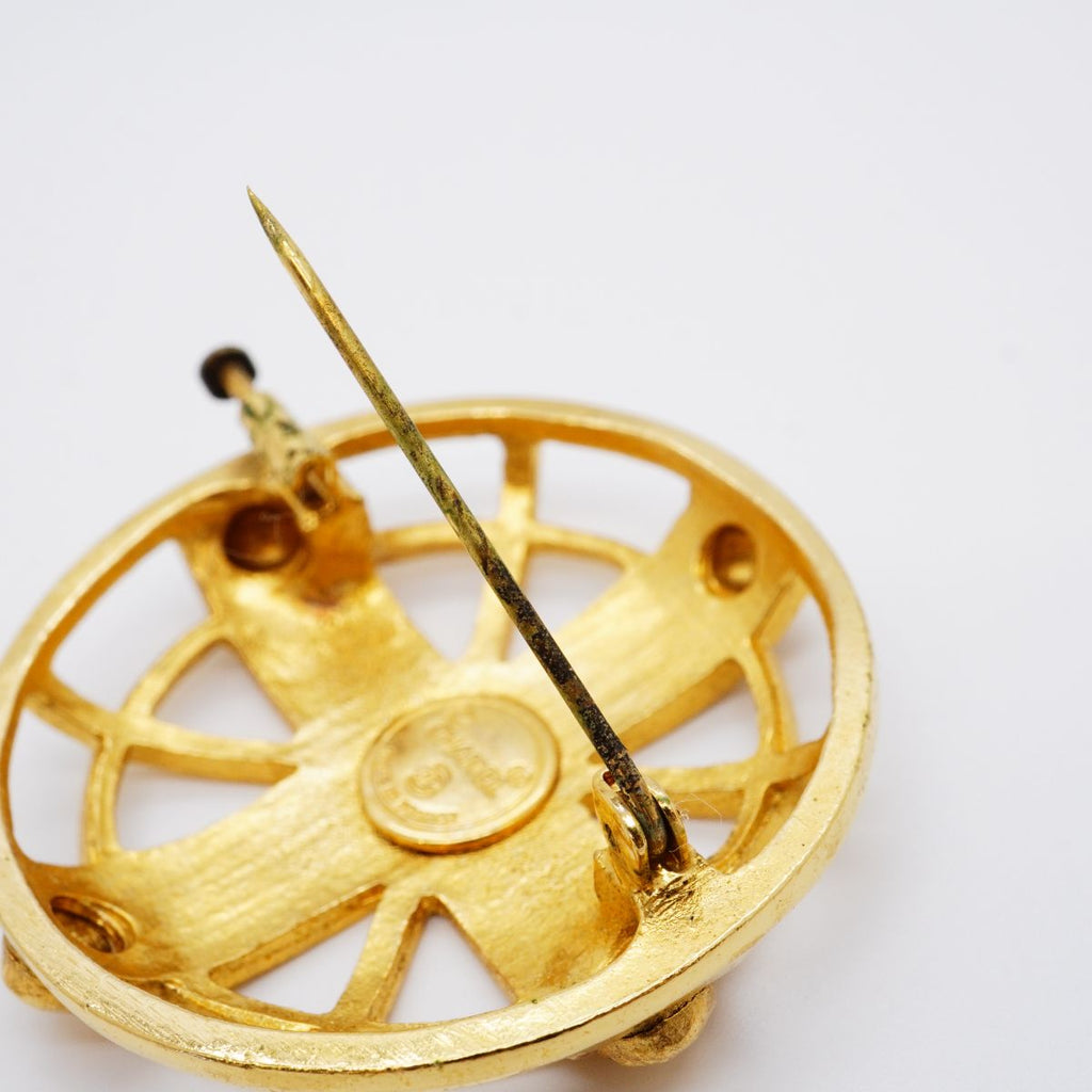 Chanel Brooch Vintage Logo Round — view 7