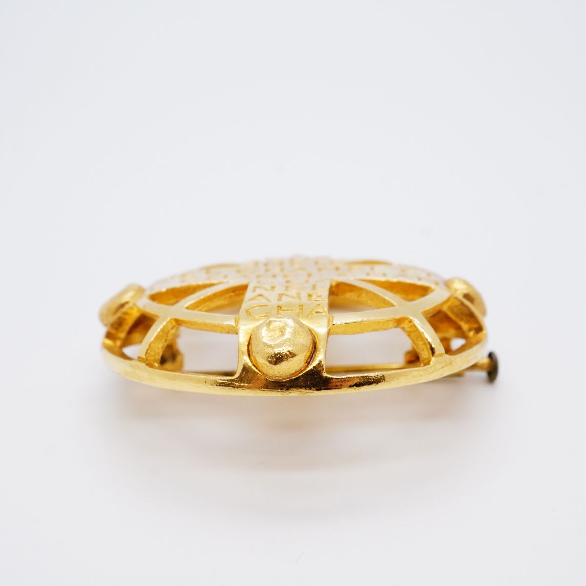 Chanel Brooch Vintage Logo Round — view 3