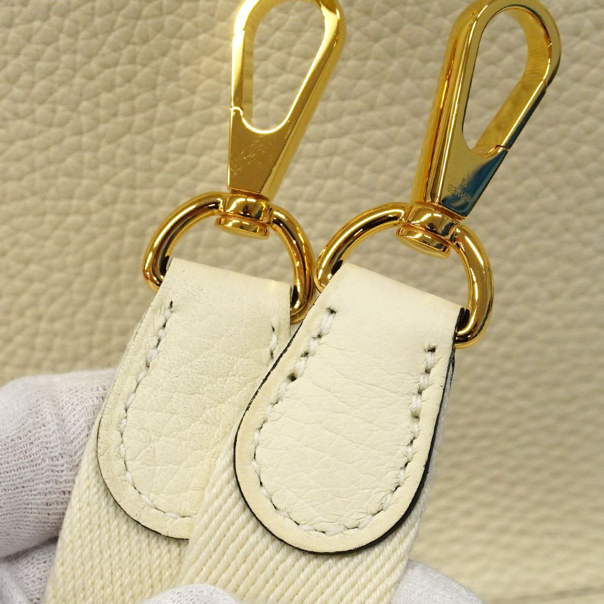Hermes Shoulder Bag Evelyne TPM Taurillon Clemence Cream Gold — view 7