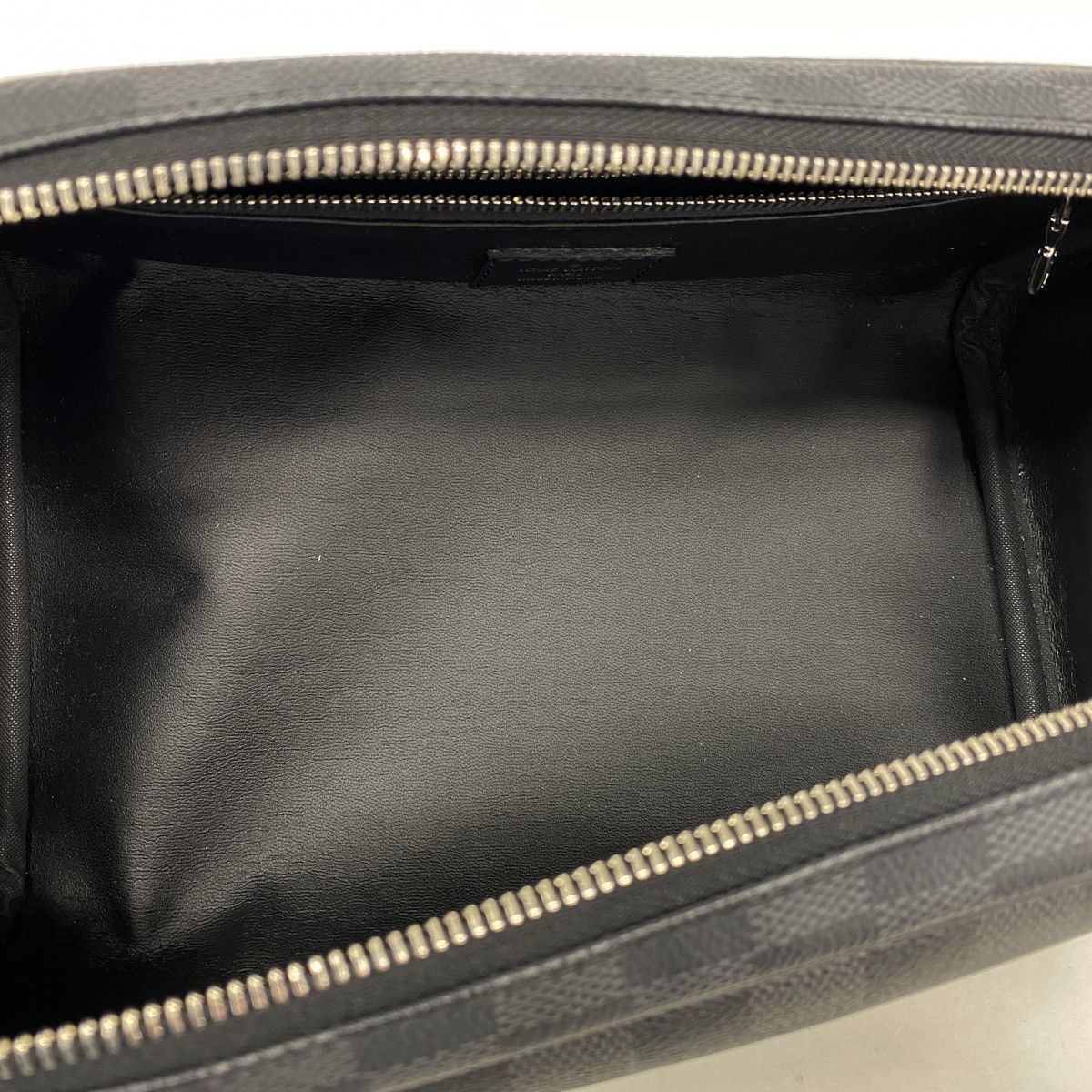 Louis Vuitton Pouch Damier Graphite Dopp Kit Black Gray — view 4