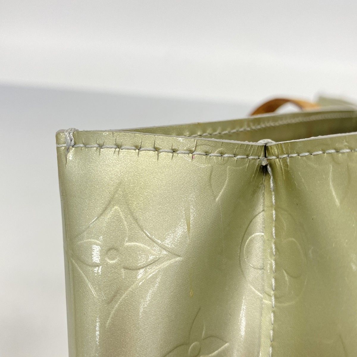 Louis Vuitton Handbag Vernis Reed PM Gray — view 7