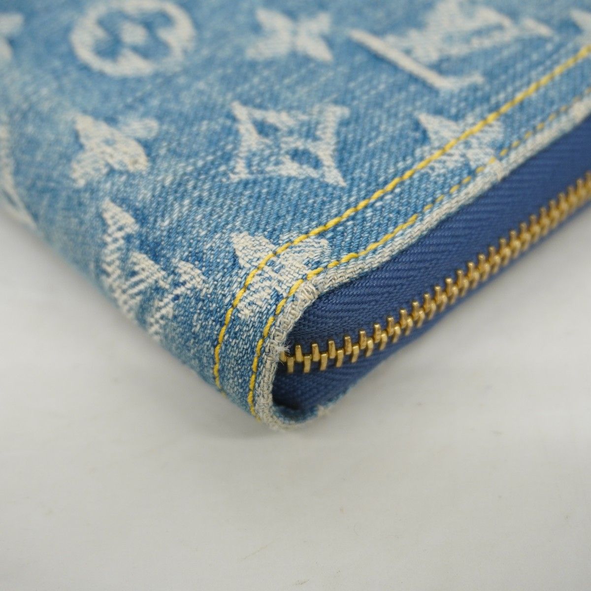 Louis Vuitton Wallet Monogram Denim LV Remix Zippy Blue — view 6