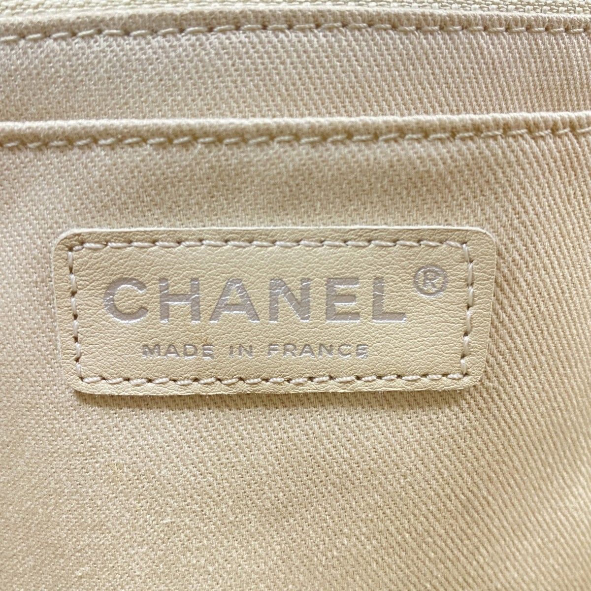 Chanel Shoulder Bag Deca Quilted Lambskin Red Silver — view 5
