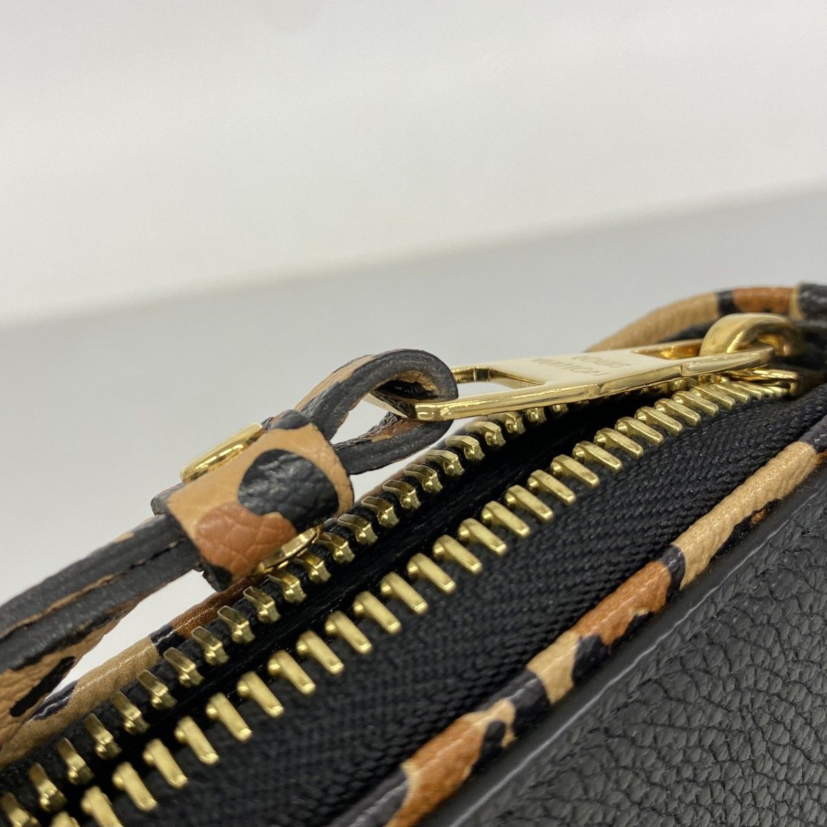 Louis Vuitton Wallet Monogram Empreinte Wild at Heart Zippy Noir — view 6