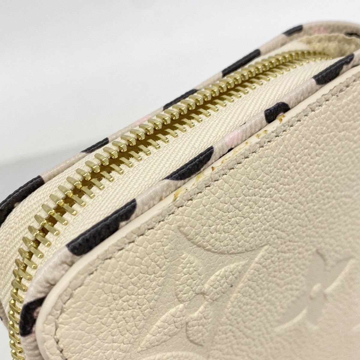 Louis Vuitton Wallet Monogram Empreinte Wild at Heart Zippy Cream — view 5