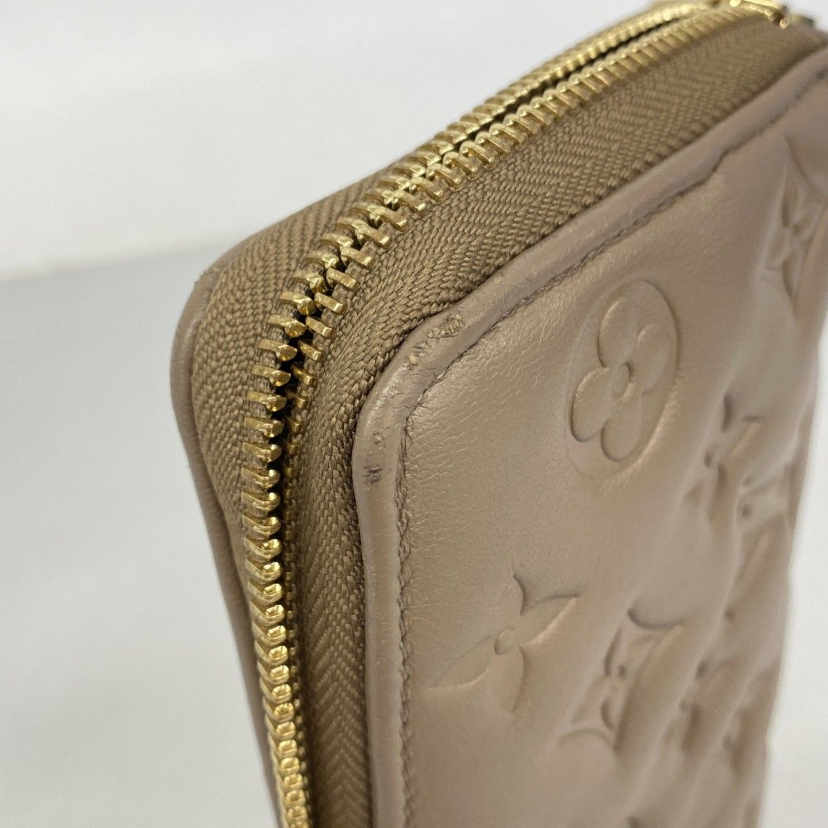 Louis Vuitton Wallet Monogram Embossed Zippy Tope — view 5