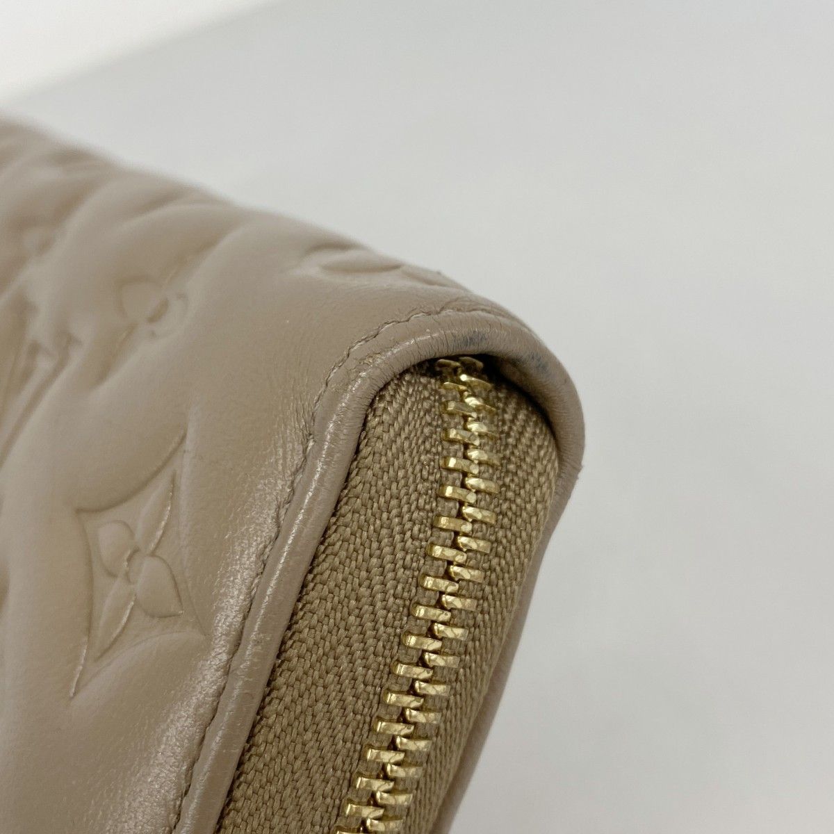 Louis Vuitton Wallet Monogram Embossed Zippy Tope — view 6