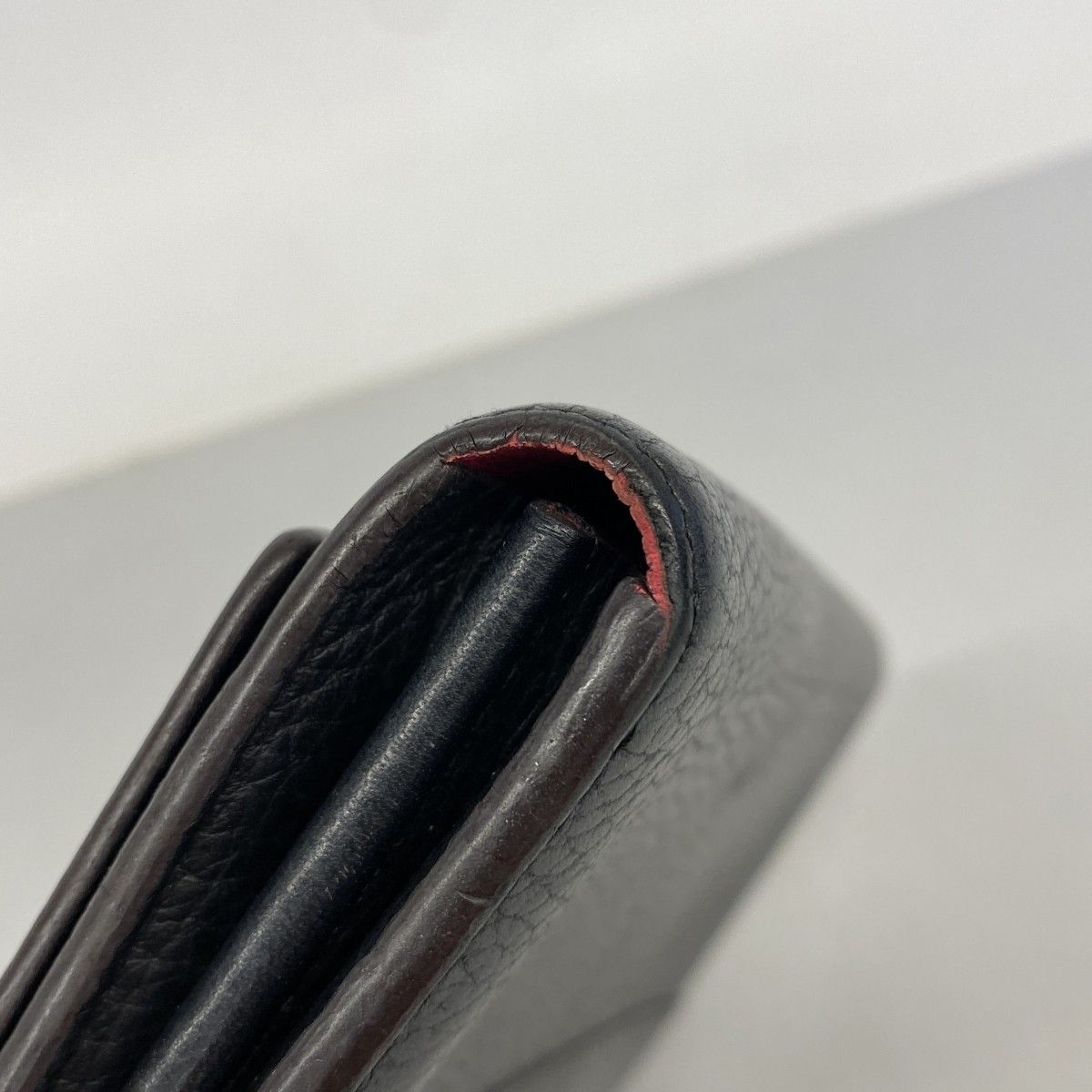 Louis Vuitton Wallet Taurillon Portefeuille Capucines Noir — view 5