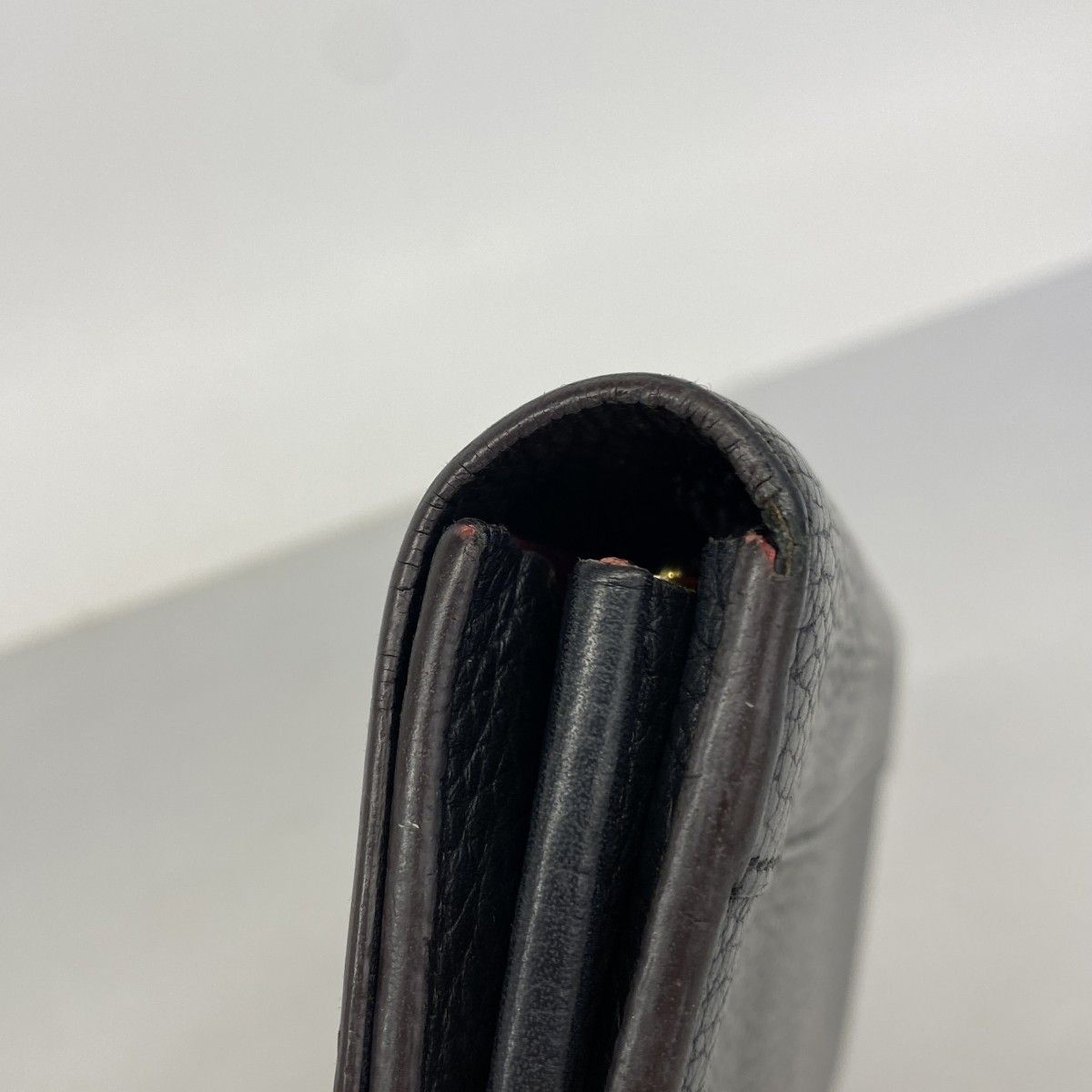 Louis Vuitton Wallet Taurillon Portefeuille Capucines Noir — view 6