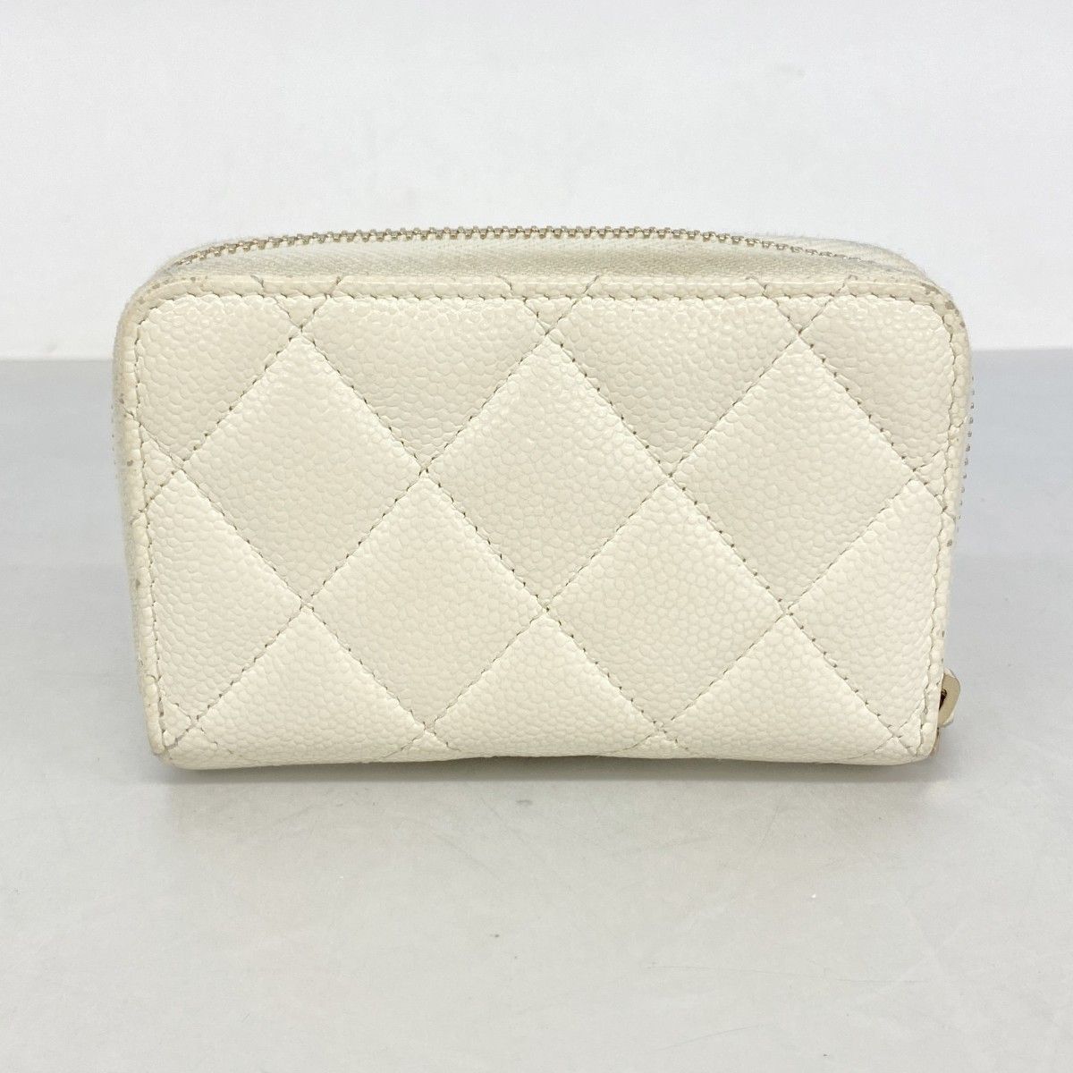 Chanel Coin Case Quilted Caviar Leather White Champagne Gold — view 9