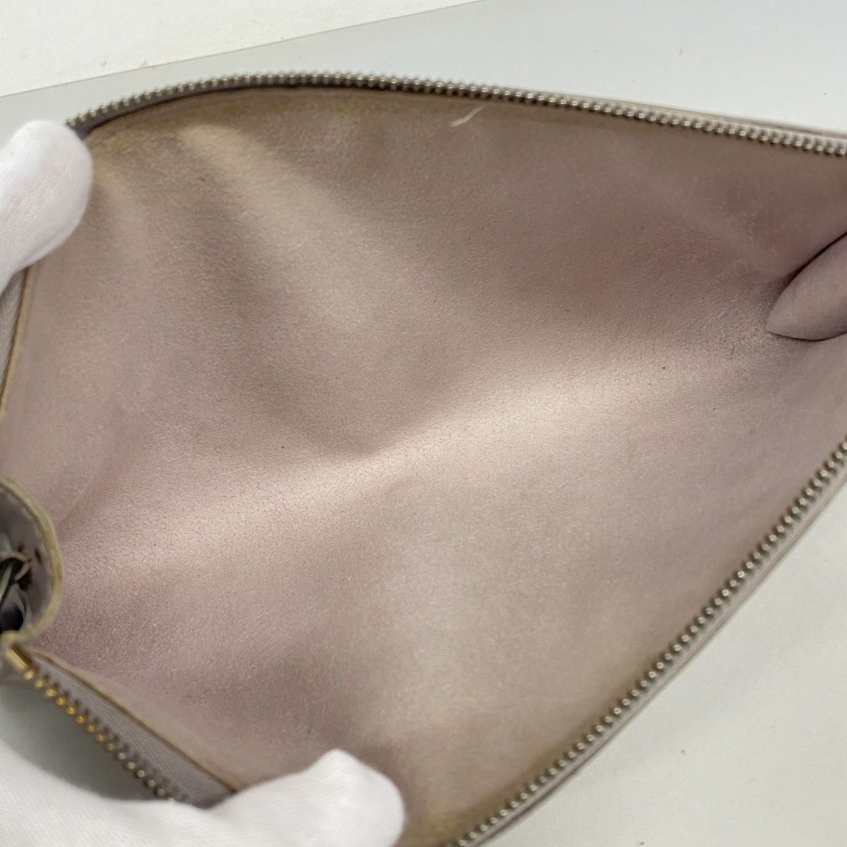 Louis Vuitton Pouch Epi Pochette Lila — view 4