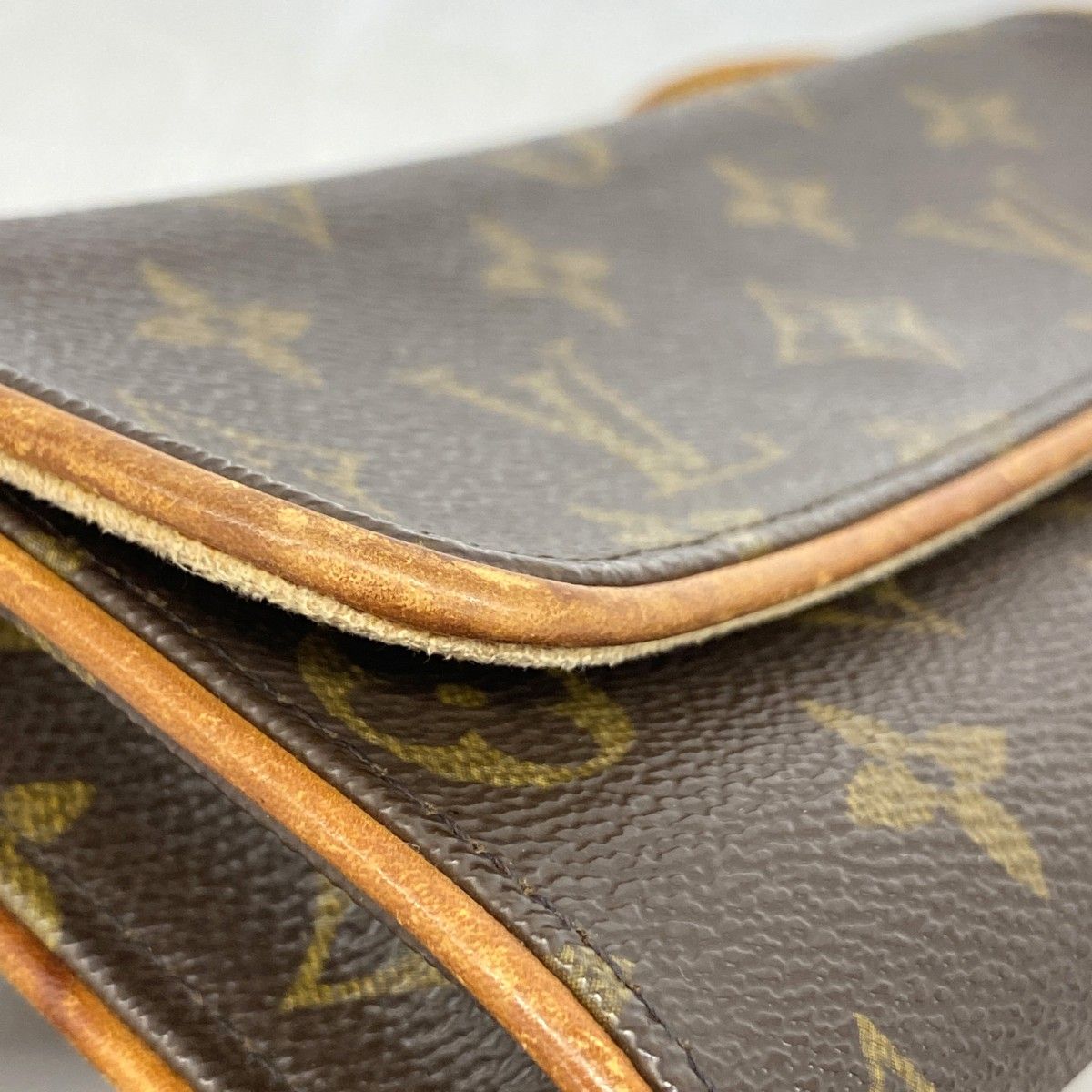 Louis Vuitton Shoulder Bag Monogram Pochette Twin PM Brown — view 9