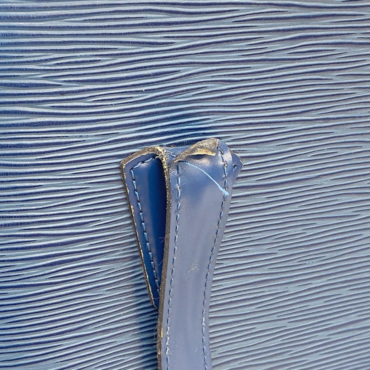 Louis Vuitton Shoulder Bag Epi Lussac Toledo Blue — view 6