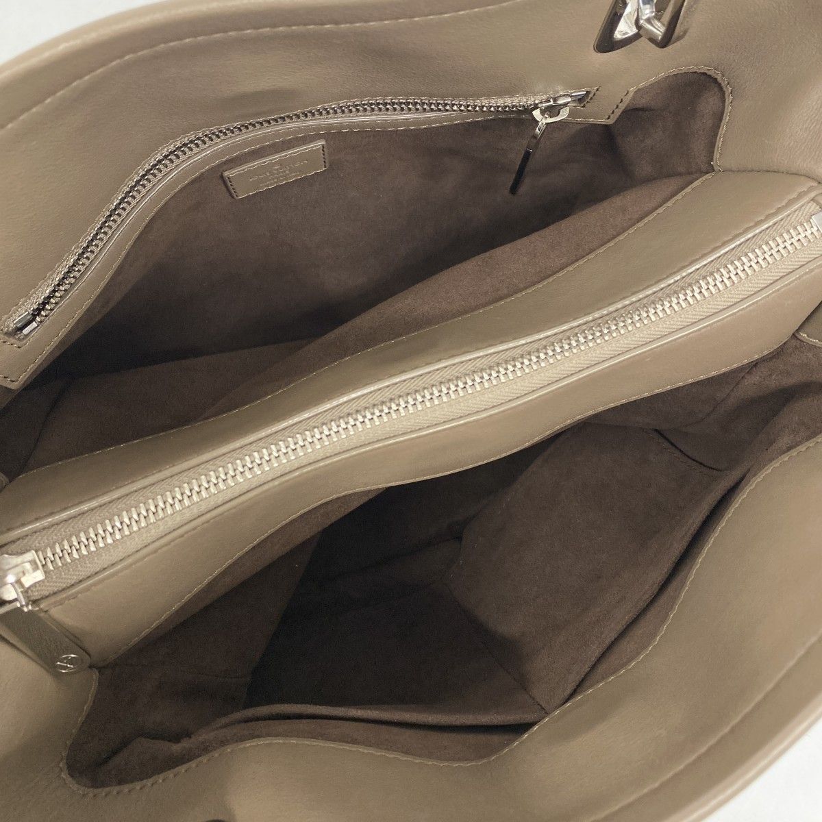 Louis Vuitton Tote Monogram Antia Lilia PM Fume — view 4