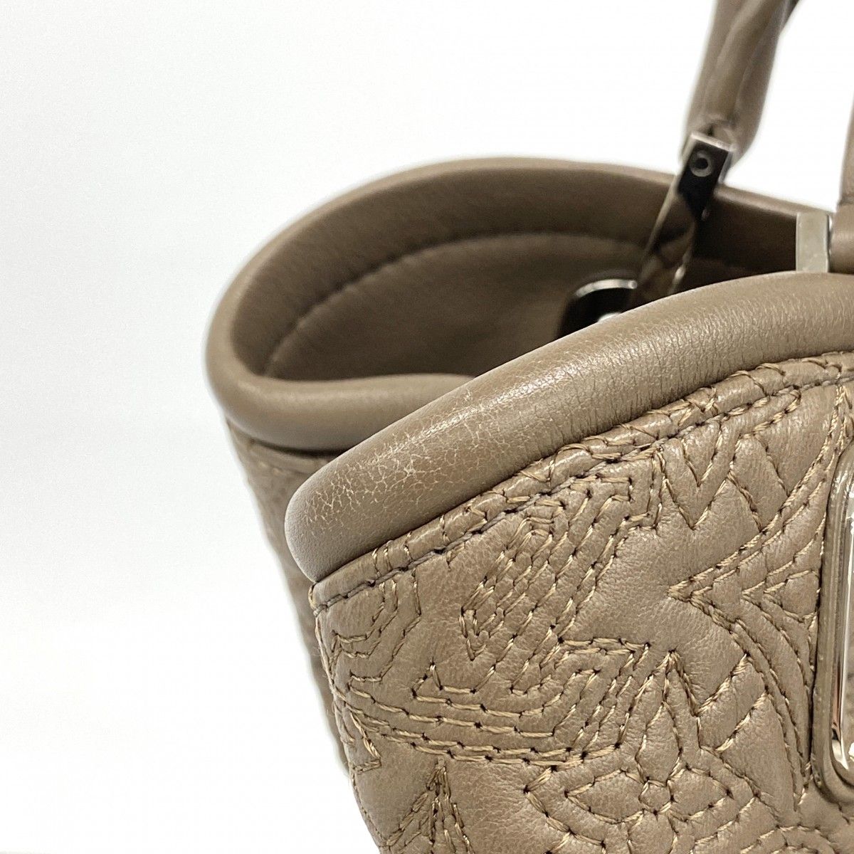 Louis Vuitton Tote Monogram Antia Lilia PM Fume — view 9