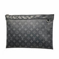 Louis Vuitton Clutch Monogram Eclipse Pochette Discovery Black