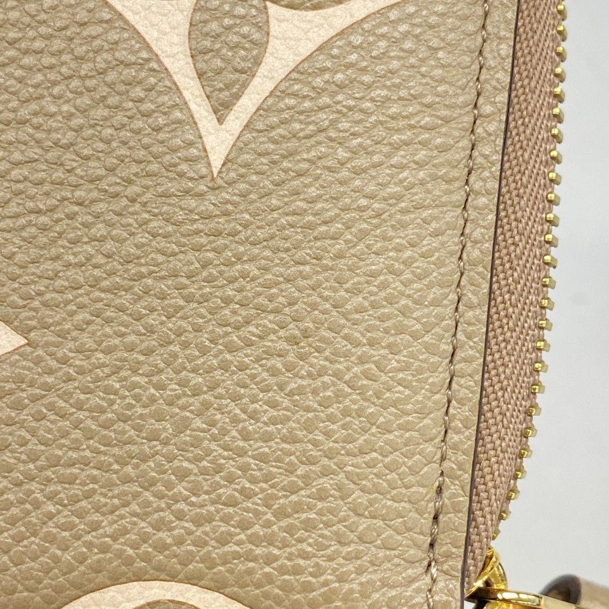 Louis Vuitton Wallet Monogram Empreinte Zippy Tourtelle Cream Bicolor — view 6