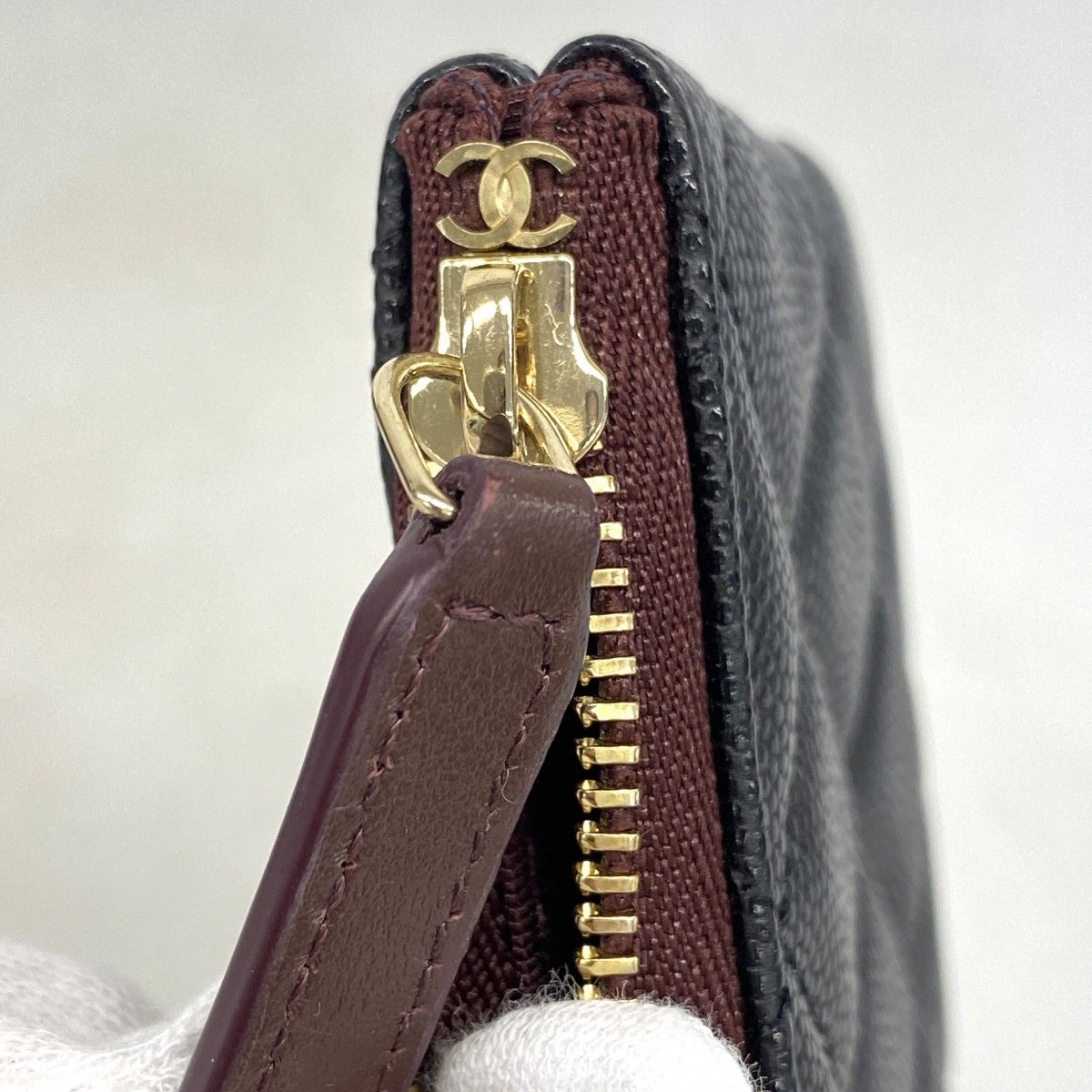 Chanel Coin Case Quilted Caviar Leather Black Gold — view 6